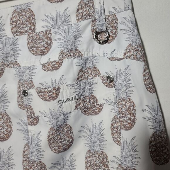 XDS Daily Sport White Pineapple Print Skort - Picture 9 of 10